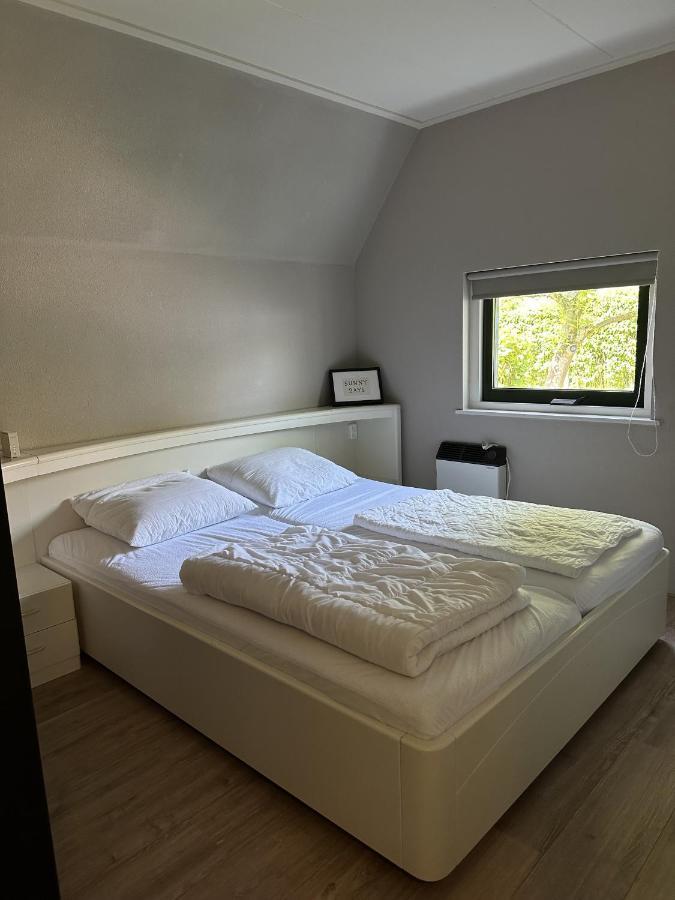 Lieke Lauwersmeer Met Sauna Holiday home *
